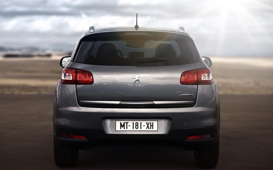  Peugeot 4008 2011 года  (фото 20 из 45)
